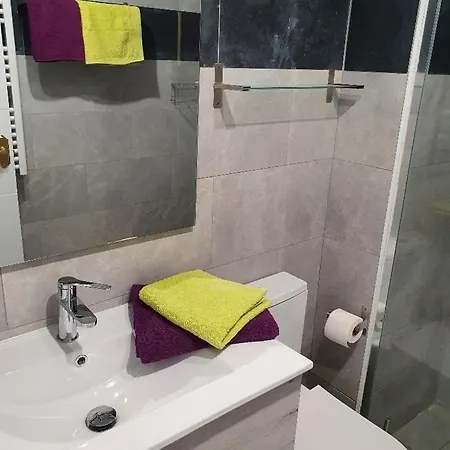 Doris Hofner شقة *